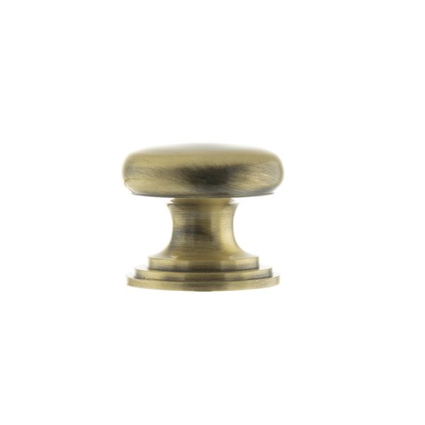 OEC1232AB_OLD-ENGLISH-LINCOLN-CABINET-KNOB_ANTIQUE-BRASS_1_HR-600x600